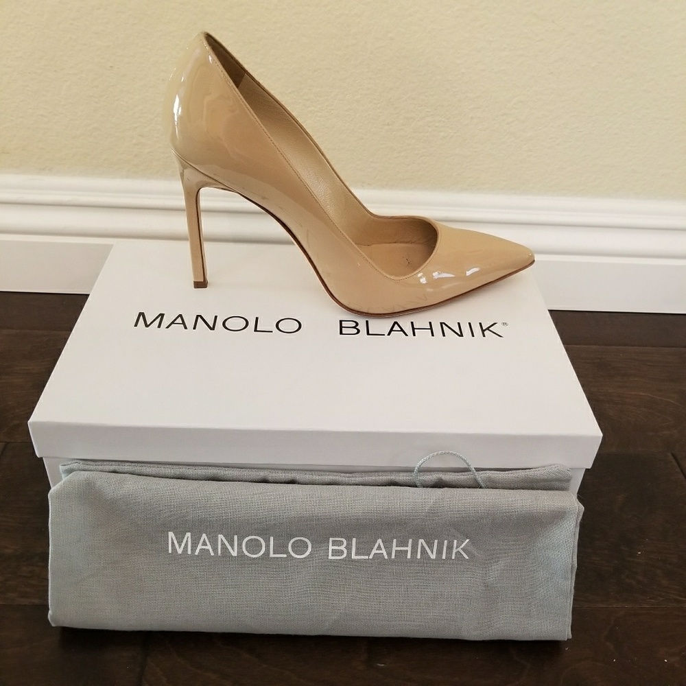 Manolo Blahnik Nude Patent heels
